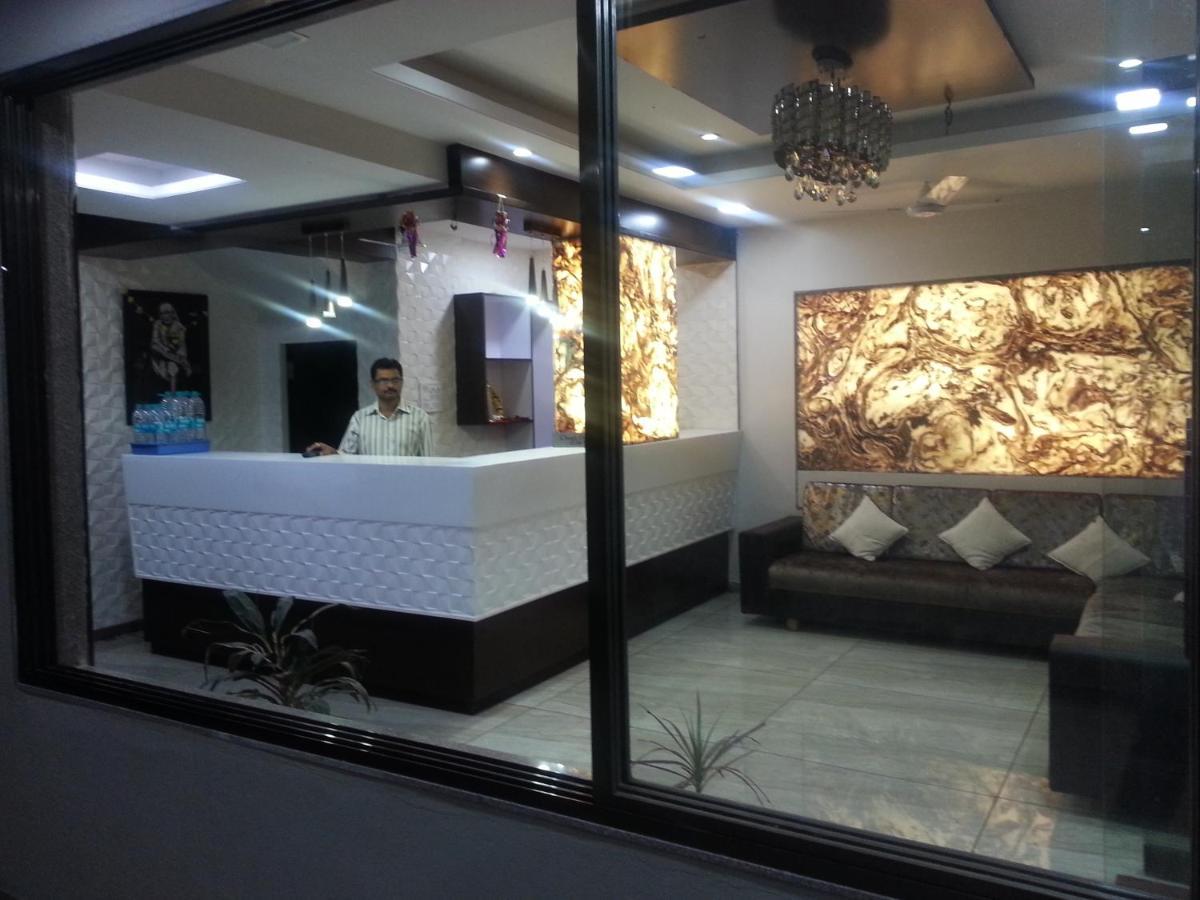 Hotel Sai Suraj Park Shirdi Bagian luar foto