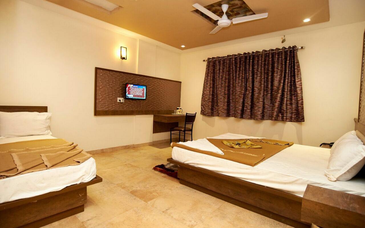 Hotel Sai Suraj Park Shirdi Bagian luar foto