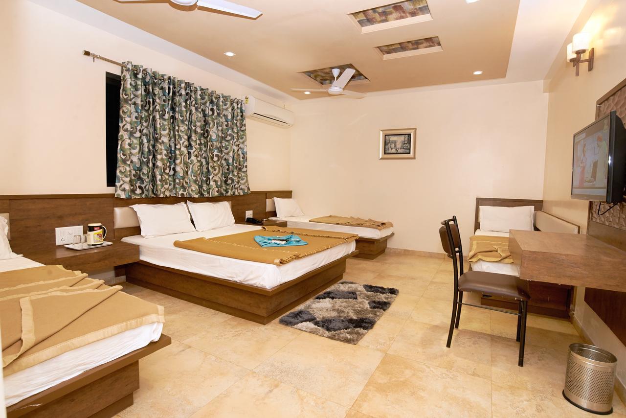 Hotel Sai Suraj Park Shirdi Bagian luar foto