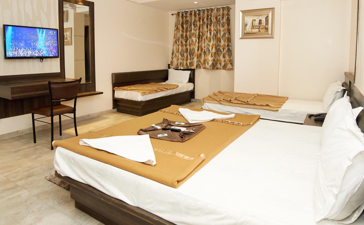 Hotel Sai Suraj Park Shirdi Bagian luar foto