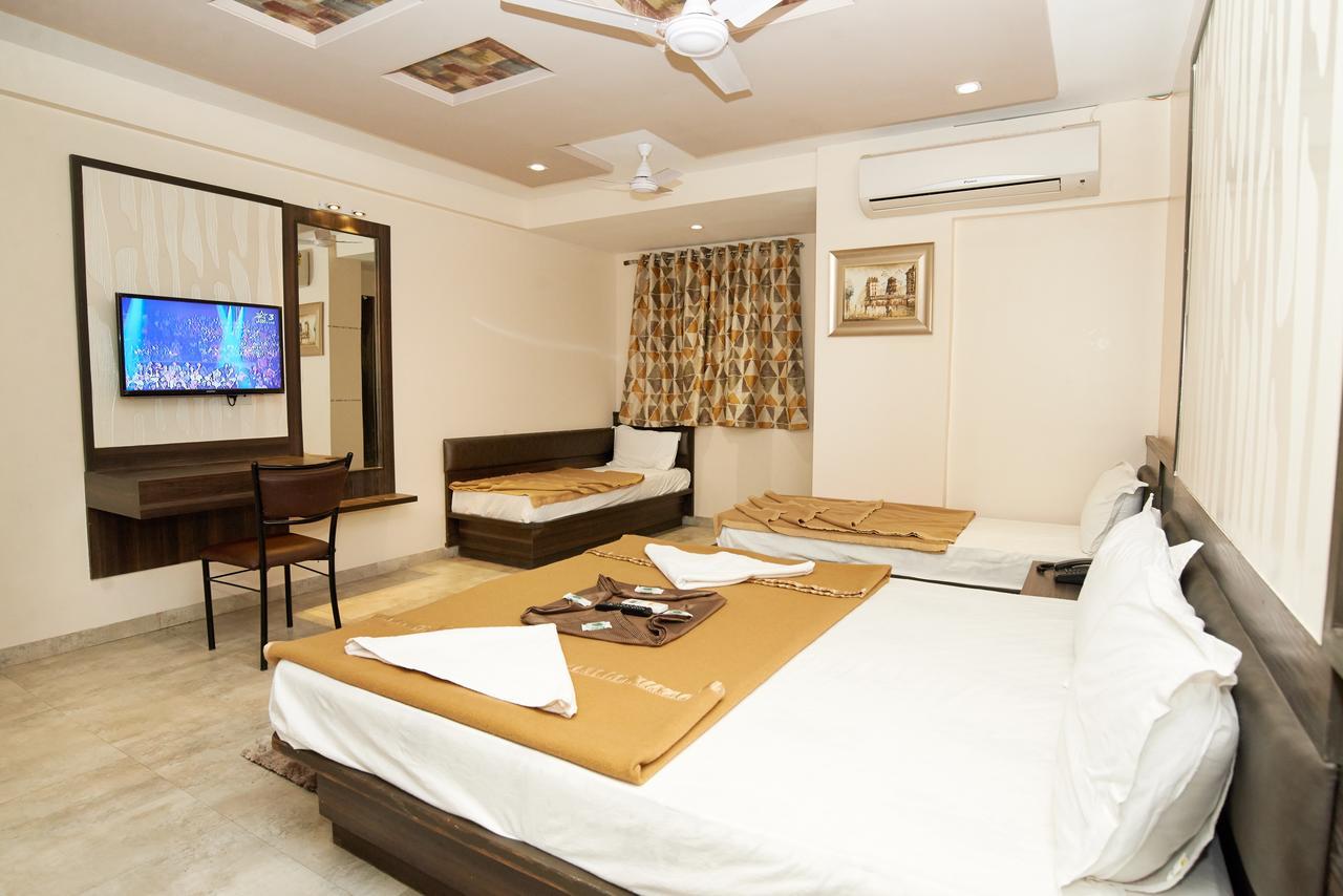 Hotel Sai Suraj Park Shirdi Bagian luar foto