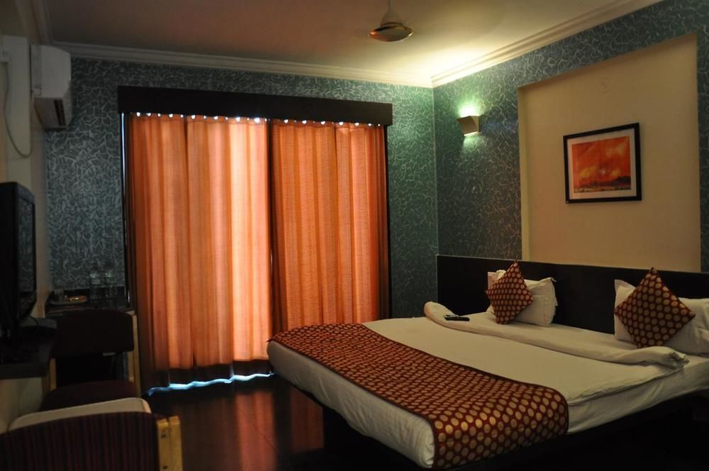 Hotel Sai Suraj Park Shirdi Bagian luar foto