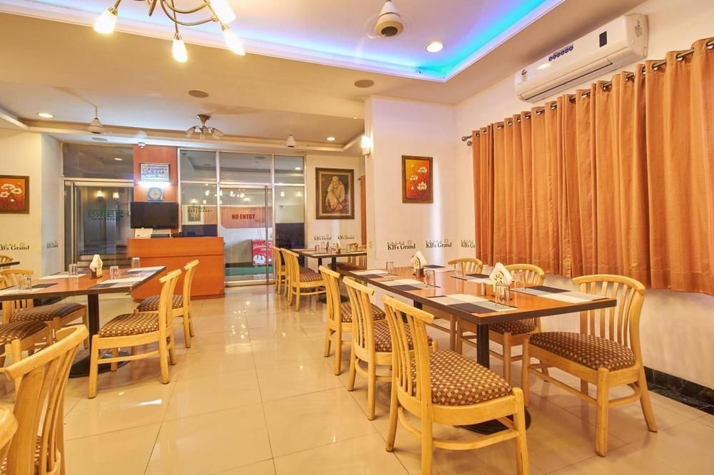 Hotel Sai Suraj Park Shirdi Bagian luar foto