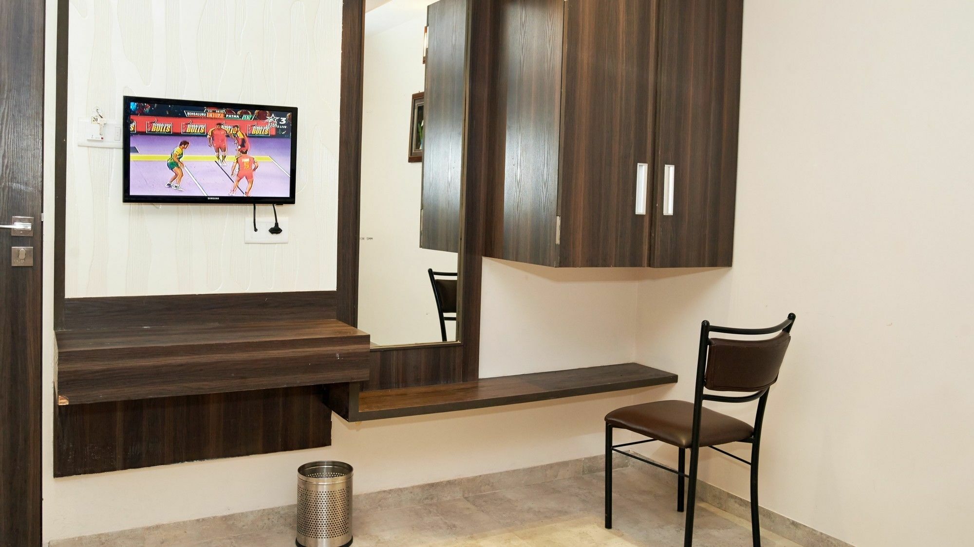 Hotel Sai Suraj Park Shirdi Bagian luar foto