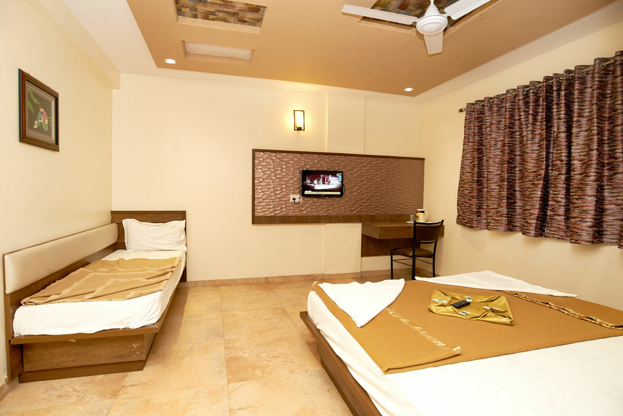 Hotel Sai Suraj Park Shirdi Bagian luar foto