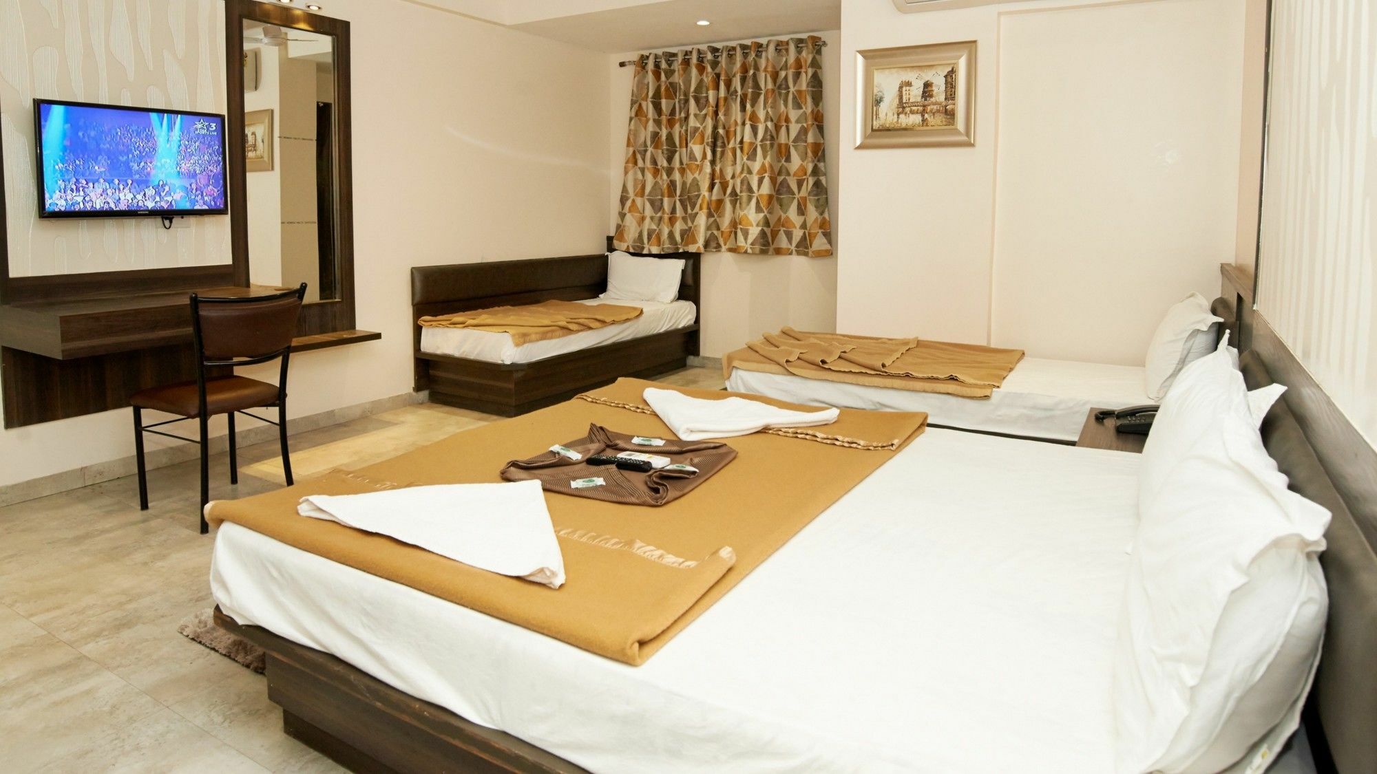 Hotel Sai Suraj Park Shirdi Bagian luar foto