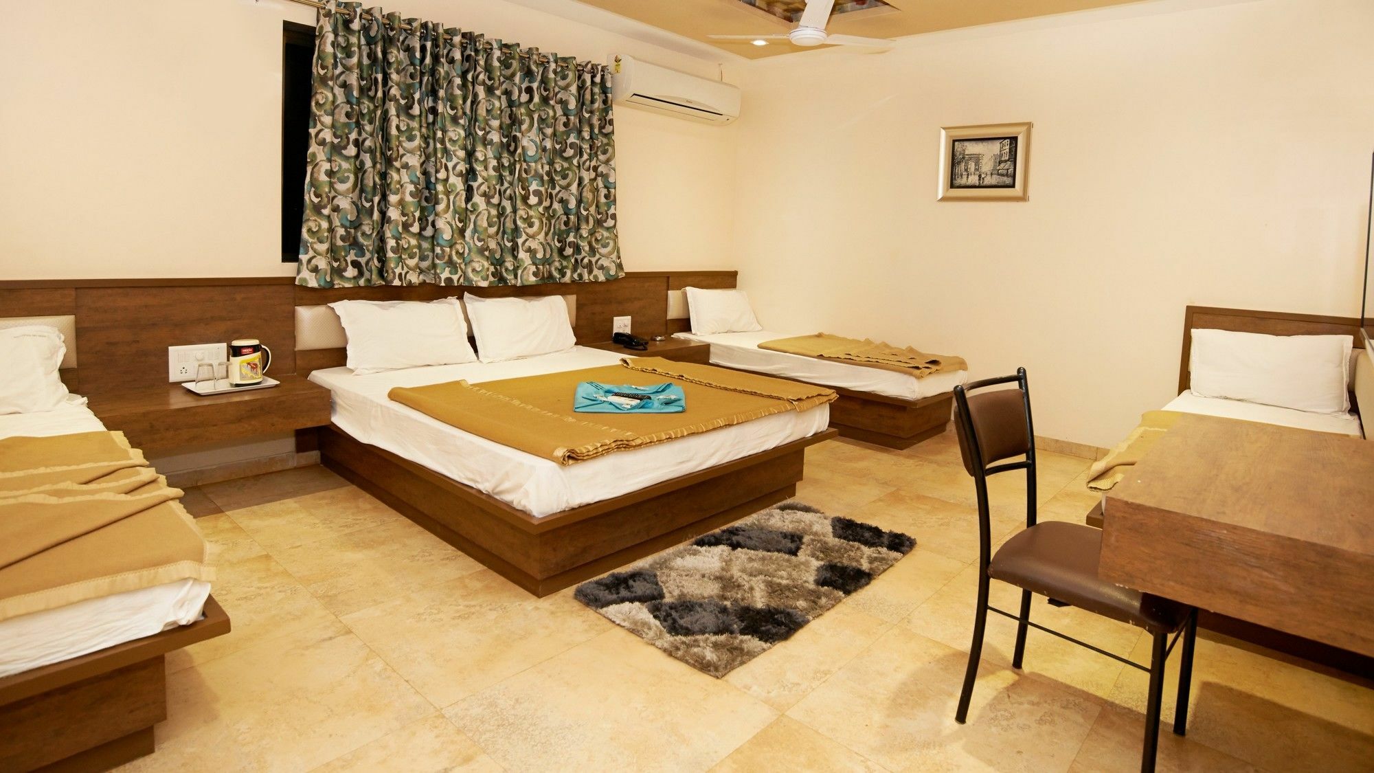 Hotel Sai Suraj Park Shirdi Bagian luar foto