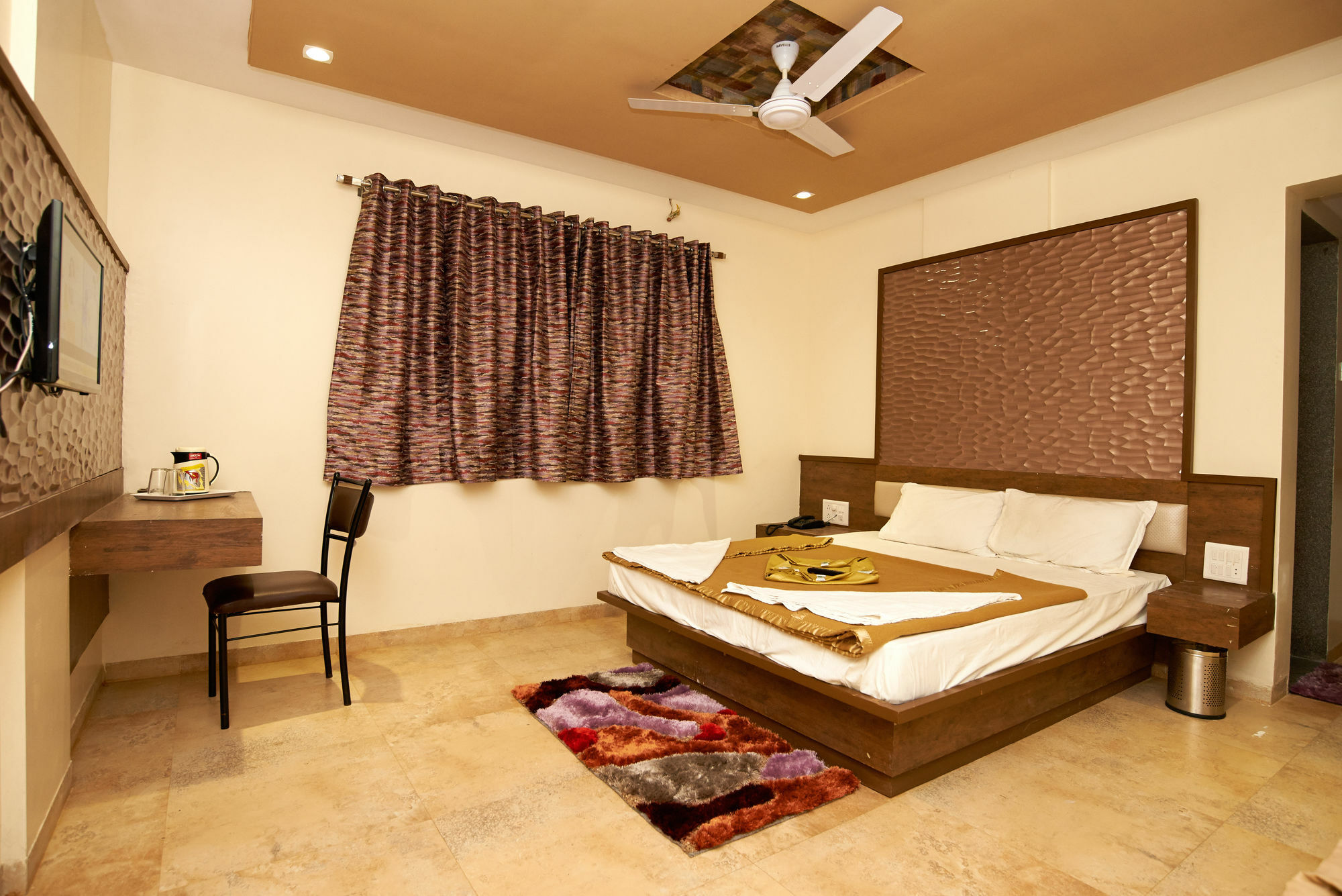 Hotel Sai Suraj Park Shirdi Bagian luar foto