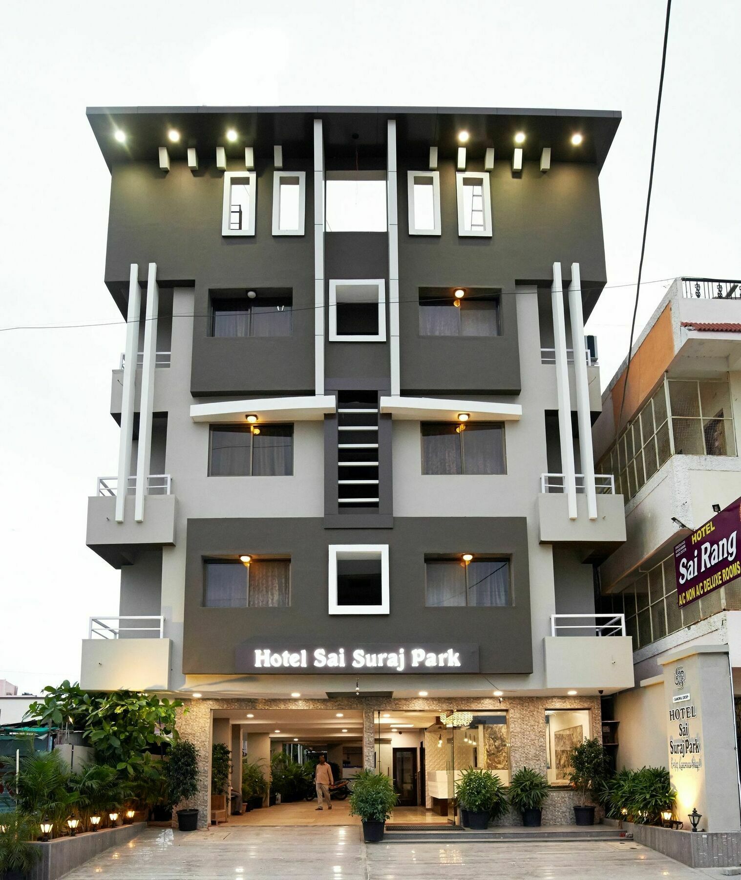 Hotel Sai Suraj Park Shirdi Bagian luar foto